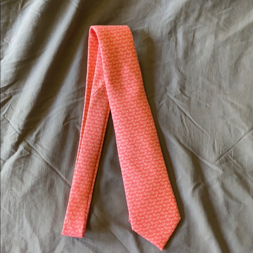 Brand New Vineyard Vines Fish Tie.